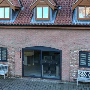 Apartment Queensgate , With Parking, Beverley